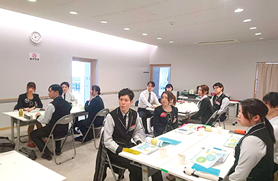 新卒入社２年目以降、中途入社