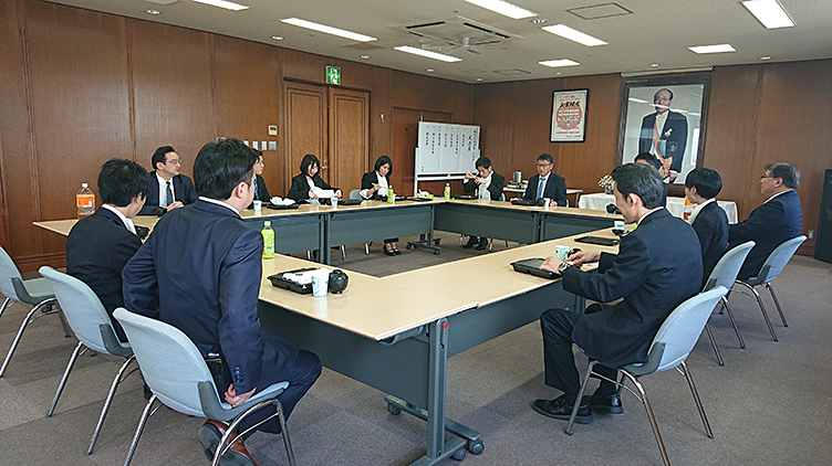 食事会の様子